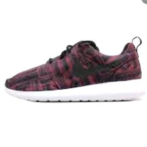 Nike Women's Roshe One 1 Print Night Maroon Sneakers size 9 844958-601